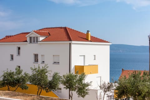 Neighbourhood, Natural landscape