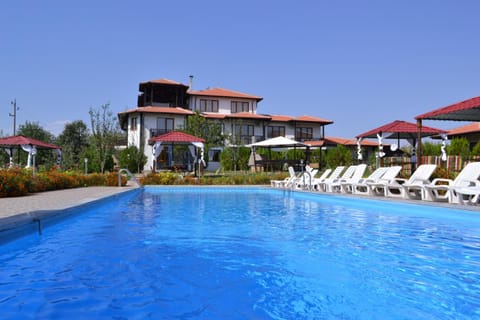 Pool view, Swimming pool, sunbed