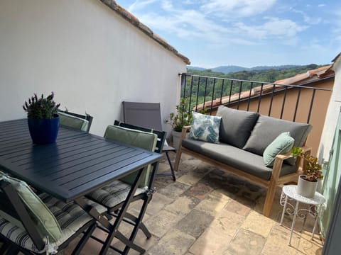Natural landscape, Balcony/Terrace, Dining area, Mountain view