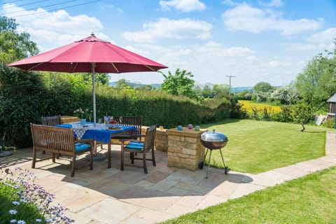 Patio, Summer, BBQ facilities, Garden, View (from property/room), Balcony/Terrace, On site, Garden view, Family