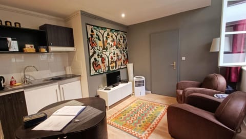 Living room, Dining area