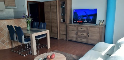 Communal lounge/ TV room, Living room, Seating area, Dining area