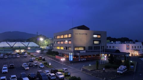 Property building, Facade/entrance, Night