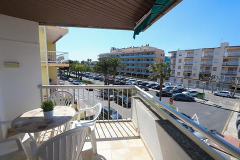 Balcony/Terrace, City view, Sea view, Street view