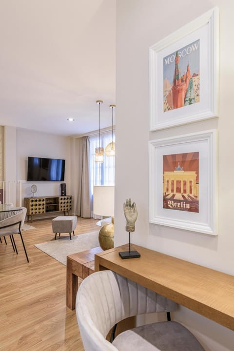 Living room, Dining area