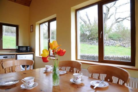 Kitchen or kitchenette, Seating area, Garden view, Mountain view, Sea view
