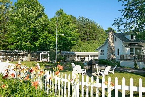 Property building, Area and facilities