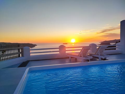 Natural landscape, Pool view, Sea view, Swimming pool, Sunset, sunbed