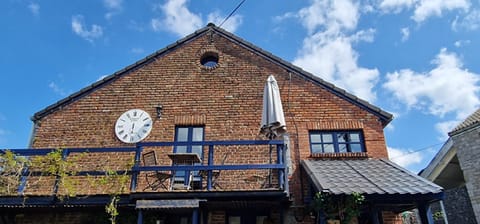 Le poirier de Warre House in Wallonia, Belgium