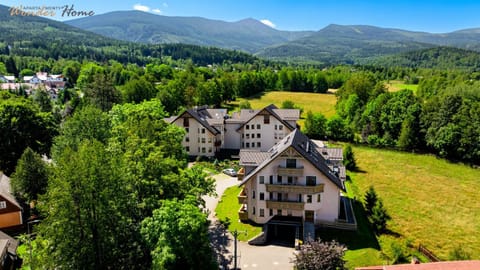 Property building, Day, Natural landscape, Bird's eye view, Mountain view