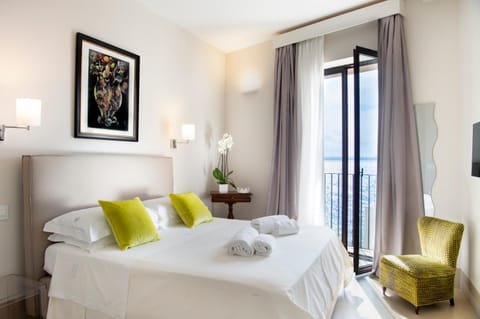 Bed, Photo of the whole room, Bedroom, Sea view