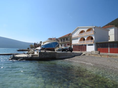 Facade/entrance, Decorative detail, Beach, Sea view