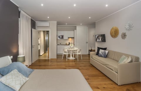 Kitchen or kitchenette, Living room, Dining area, Bedroom