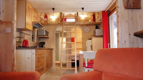 Communal lounge/ TV room, Lounge or bar, Communal kitchen