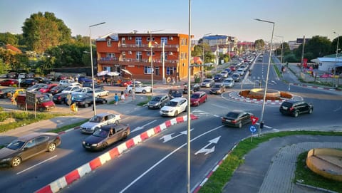 Property building, Decorative detail, City view, Street view