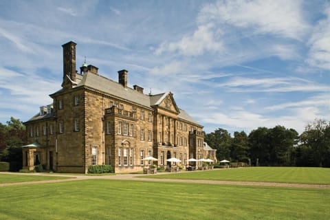 Property building, Day, Natural landscape, Garden, Garden view, Landmark view