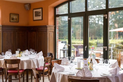 Restaurant/places to eat, Restaurant/places to eat