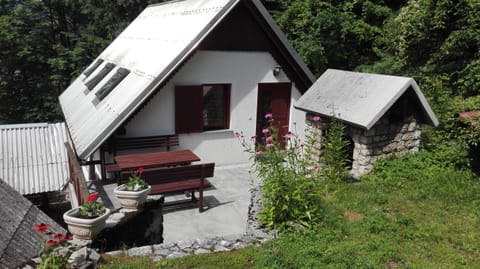 Facade/entrance, Garden, Balcony/Terrace