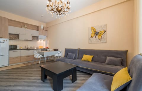 Living room, Seating area, Dining area, oven, stove