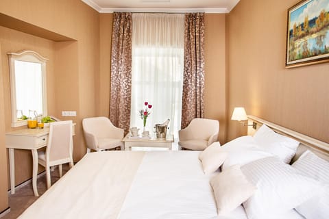 Photo of the whole room, Decorative detail, Bedroom