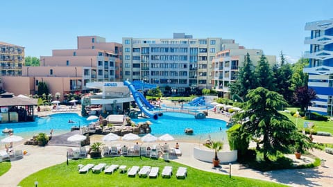 Property building, Bird's eye view, Pool view, Swimming pool