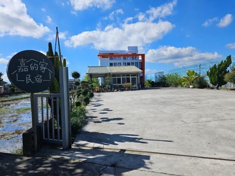 Property building, Day