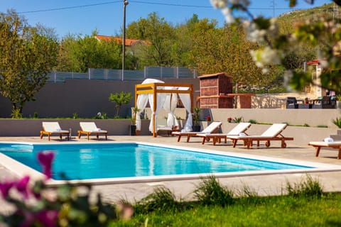 Spring, Swimming pool