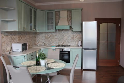 Kitchen or kitchenette, Living room
