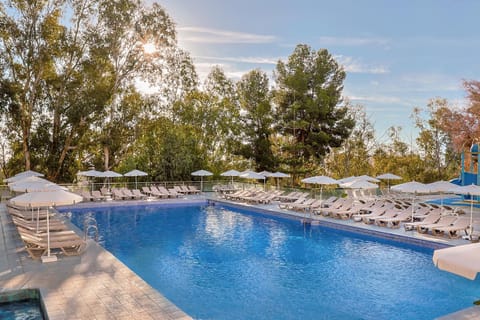 Day, Pool view, Swimming pool, sunbed