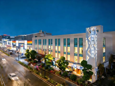 Property building, Night, Neighbourhood, City view, Street view, Location
