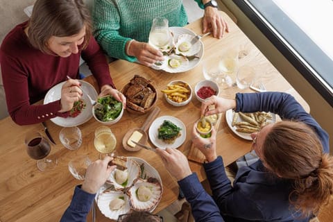 Food and drinks, Food