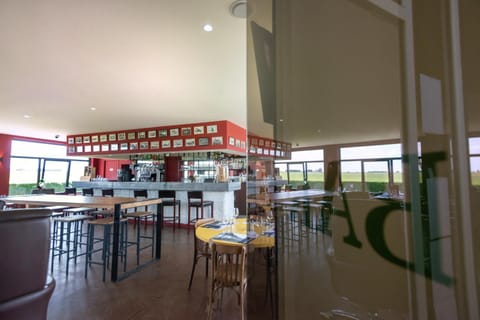 Logis Hôtel & Restaurant de l'Aérodrome de la Baie de Somme Hotel in Hauts-de-France