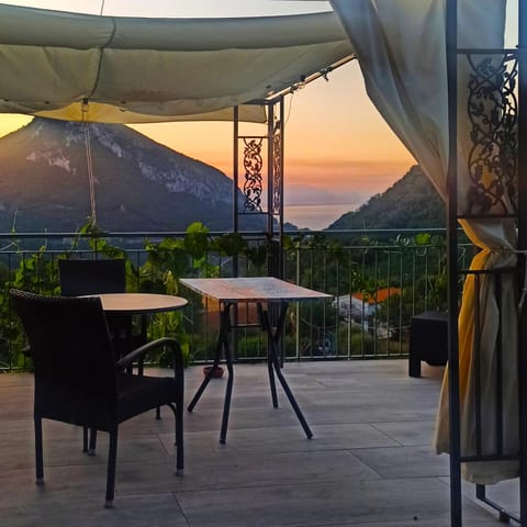 Patio, Day, Natural landscape, Children play ground, Children play ground, Garden, View (from property/room), Balcony/Terrace, Balcony/Terrace, Dining area, Mountain view, Sea view, Sea view, Breakfast, Sunrise, Sunset