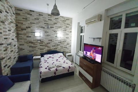 TV and multimedia, Bedroom, air conditioner