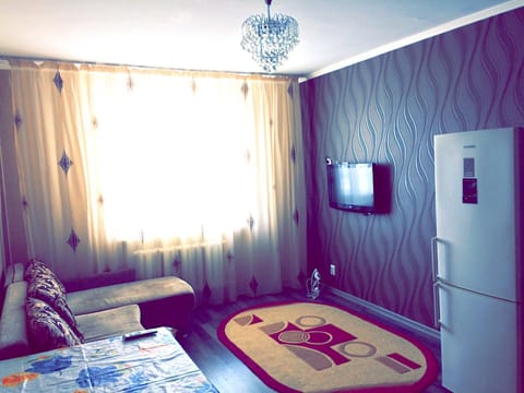 Bed, BBQ facilities, TV and multimedia, Coffee/tea facilities, Living room, Food and drinks, Decorative detail, Seating area, Dining area