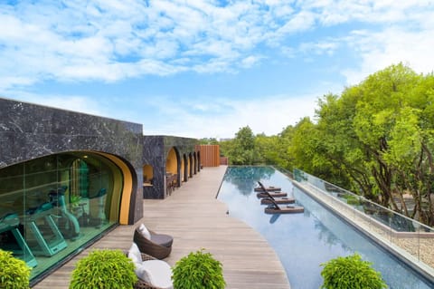 Swimming pool