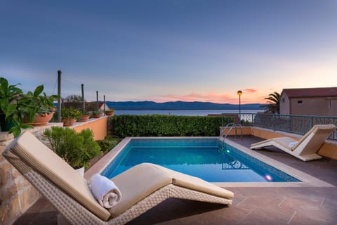 Pool view, Sea view