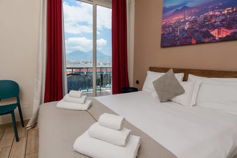 Bed, View (from property/room), Balcony/Terrace, Bedroom, towels