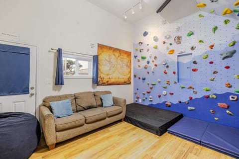 Great Escape House in Rockaway Beach