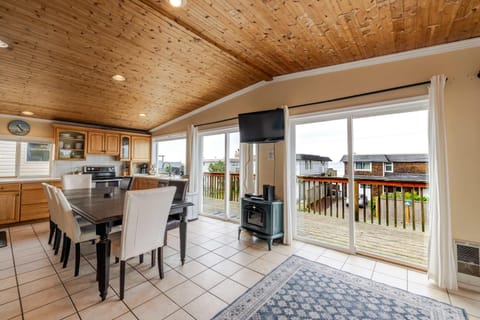 Great Escape House in Rockaway Beach