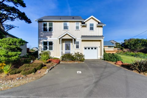 The Yellow Rose House House in Devils Lake