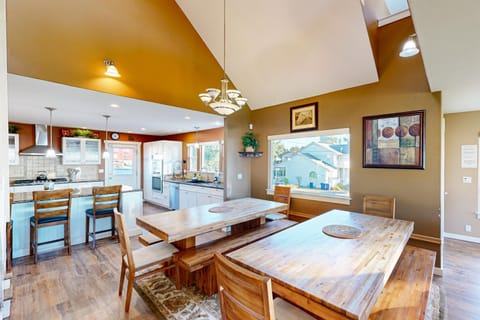 Crystal Rose Home House in Lincoln City