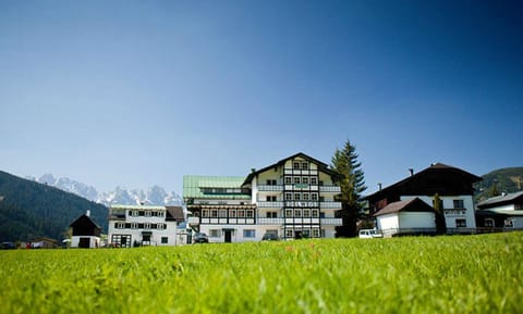 Property building, Facade/entrance, Spring, Day, Summer, Mountain view