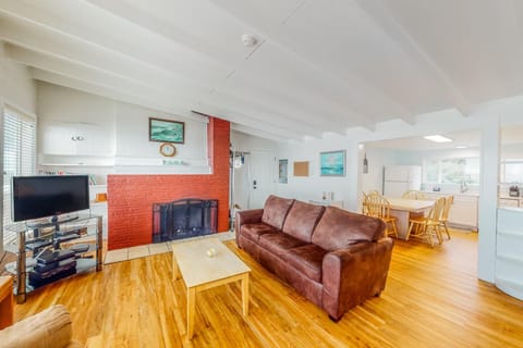 Anchor Court Views House in Lincoln City