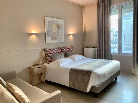 Photo of the whole room, On site