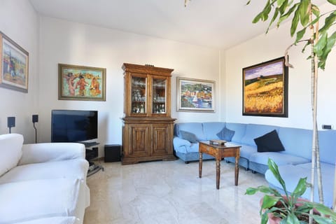 La tua Casa a Firenze con parcheggio privato per 2 auto Apartment in Florence