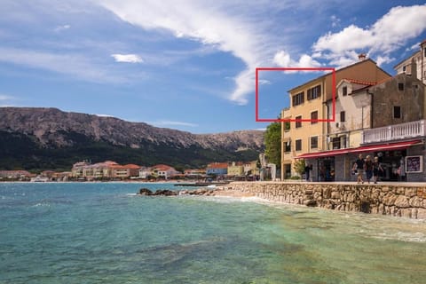 Nearby landmark, Restaurant/places to eat, Off site, Day, Neighbourhood, Natural landscape, Summer, Balcony/Terrace, Beach, Bedroom, City view, Landmark view, Mountain view, Sea view, Street view