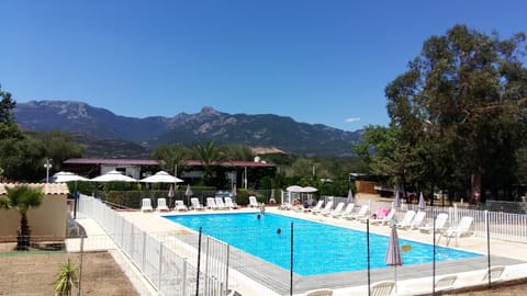 Solarium, Swimming pool