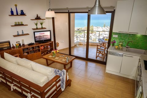 Bed, TV and multimedia, Living room, Sea view