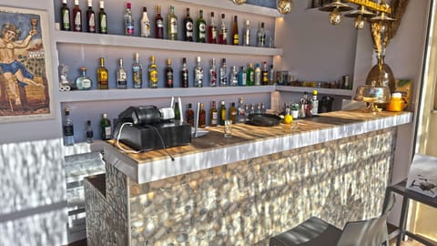 Restaurant/places to eat, Swimming pool